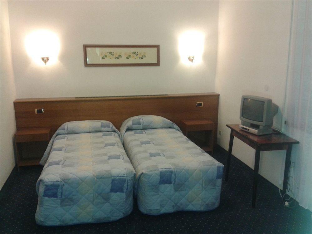Hotel Rosalpina ريفا ديل غاردا المظهر الخارجي الصورة