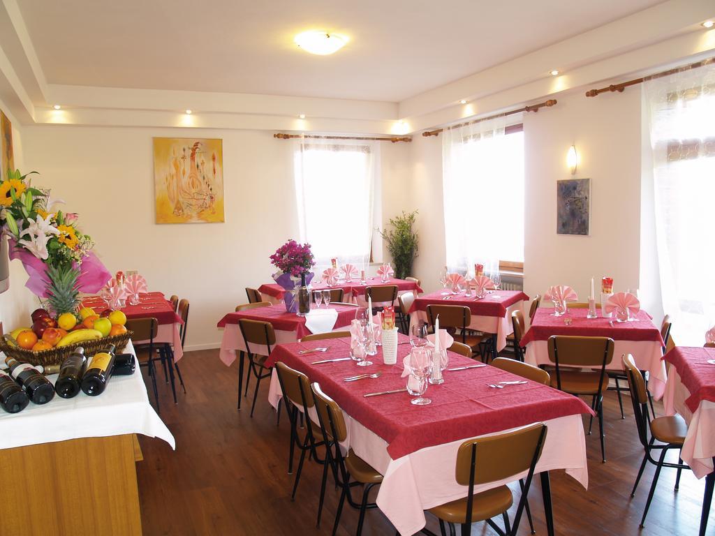 Hotel Rosalpina ريفا ديل غاردا المظهر الخارجي الصورة