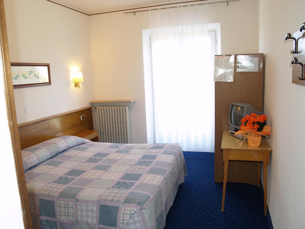 Hotel Rosalpina ريفا ديل غاردا المظهر الخارجي الصورة