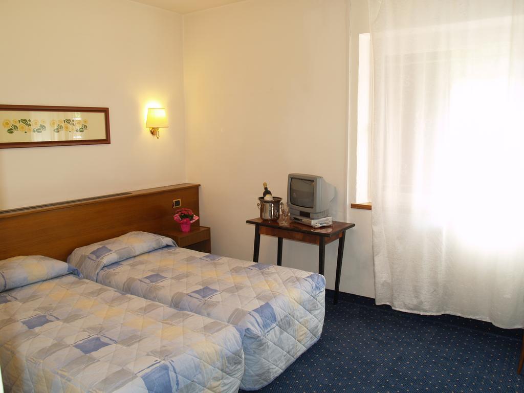 Hotel Rosalpina ريفا ديل غاردا المظهر الخارجي الصورة