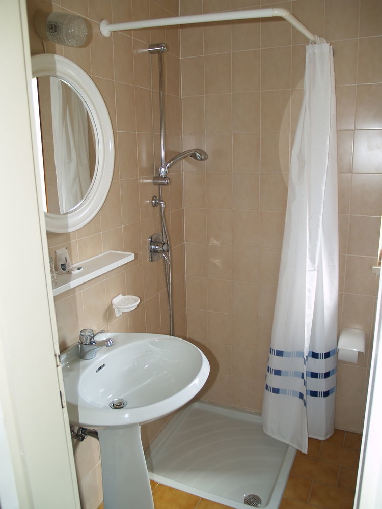 Hotel Rosalpina ريفا ديل غاردا المظهر الخارجي الصورة